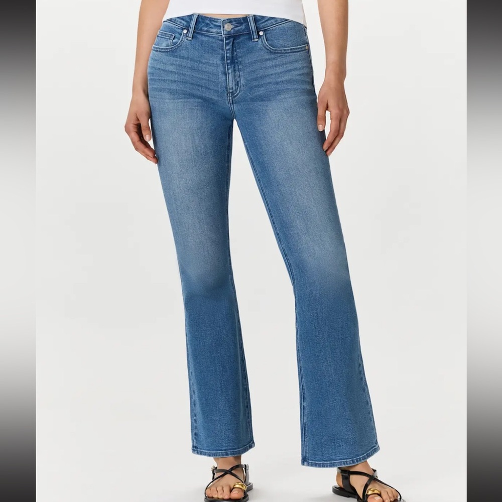 Quince Stretch Mid Rise Flare Jeans size 26 medium wash